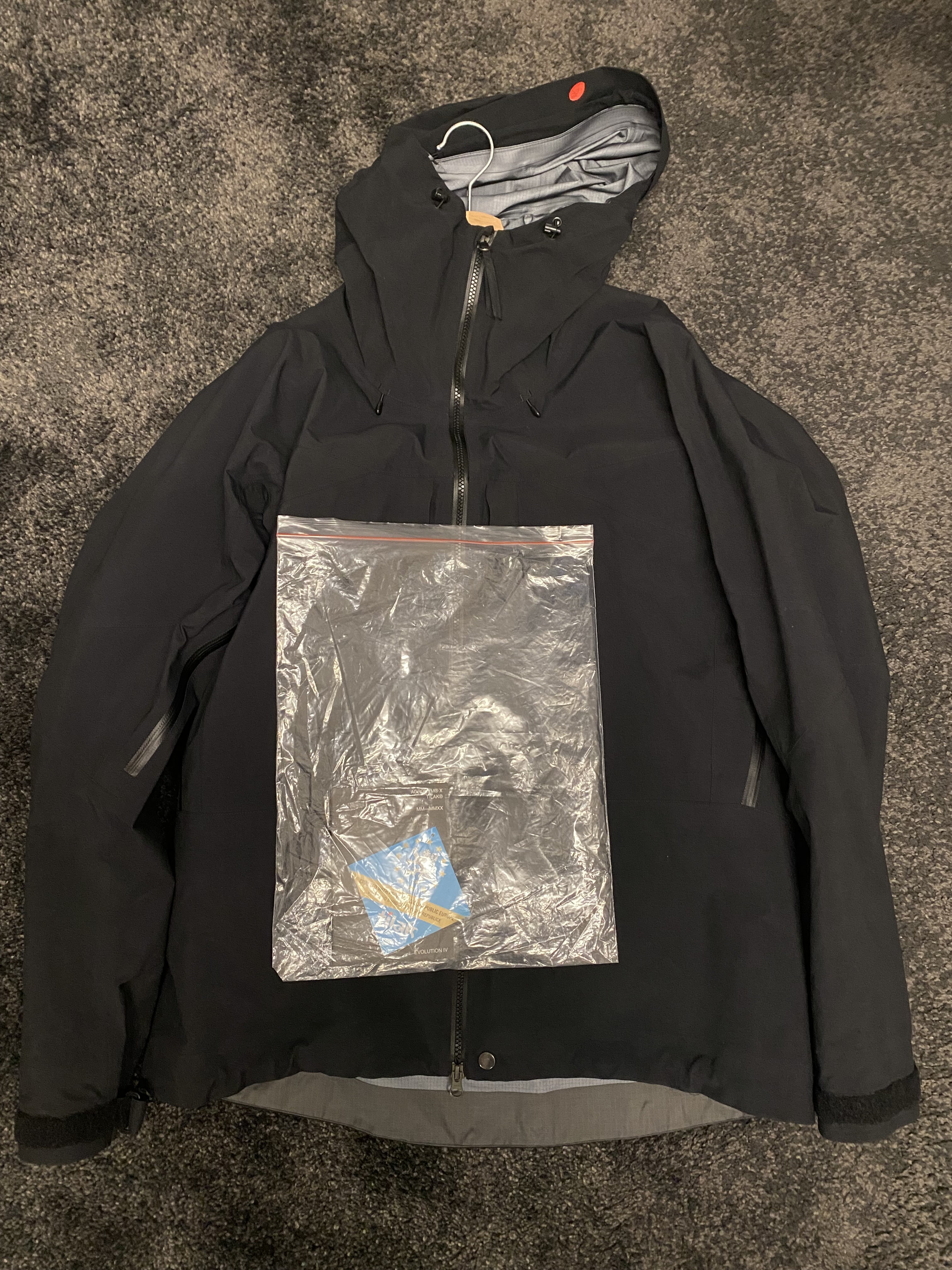 Acronym x Tilak Evolution XL - 1