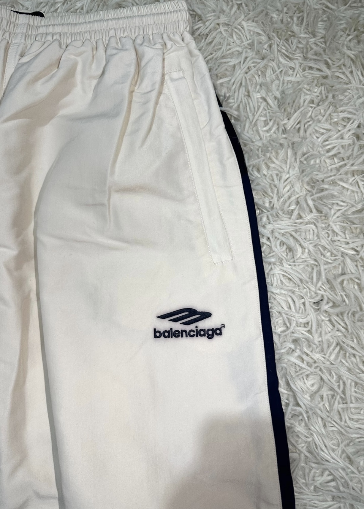3b Sports Icon Medium Fit Tracksuit Pants in White - 4
