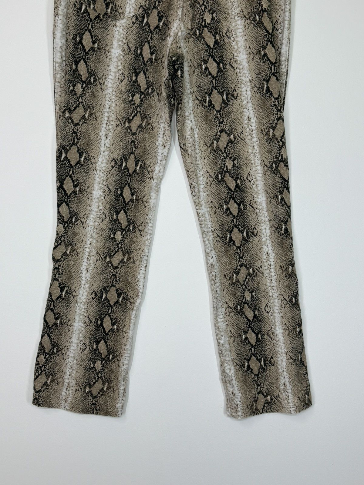 RVT Snake Design Full Print Pants - 12