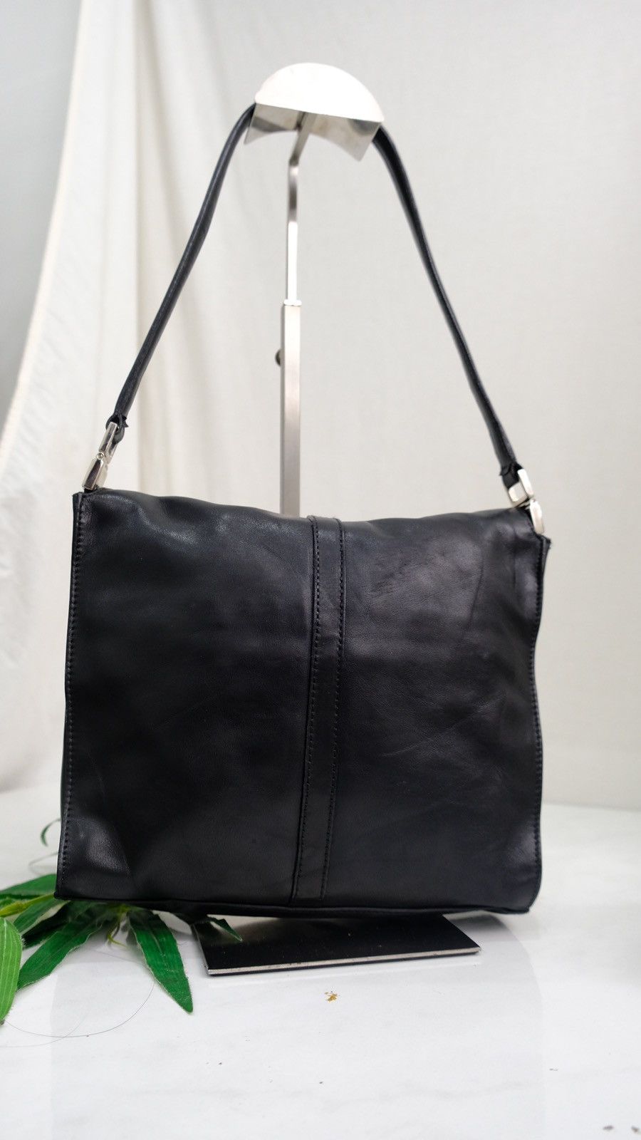 Authentic Gucci Black Jackie Leather Shoulder Bag - 3