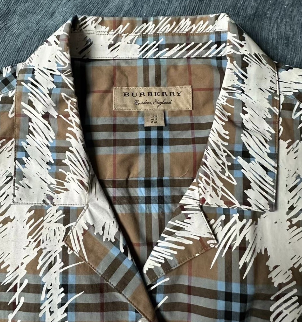 Burberry Burberry graffiti short sleeve shirt ubvintage REVERSIBLE