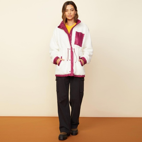 MONROW Reversible Sherpa Lined Jacket In Dragon Fruit - 3