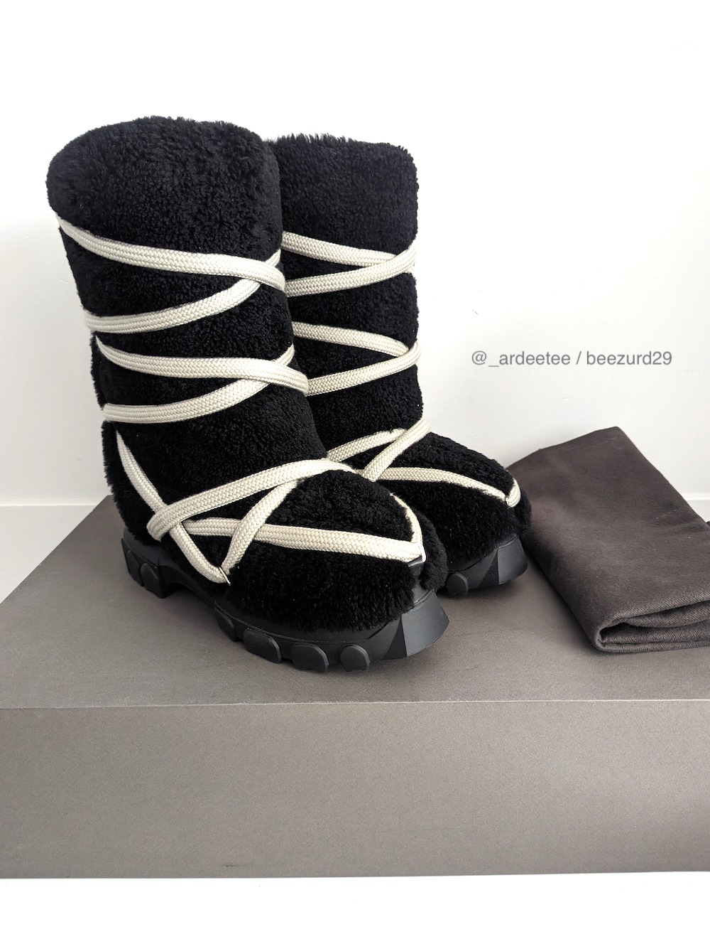 *NEW* SHEARLING LUNAR TRACTOR BOOTS FW22 STROBE