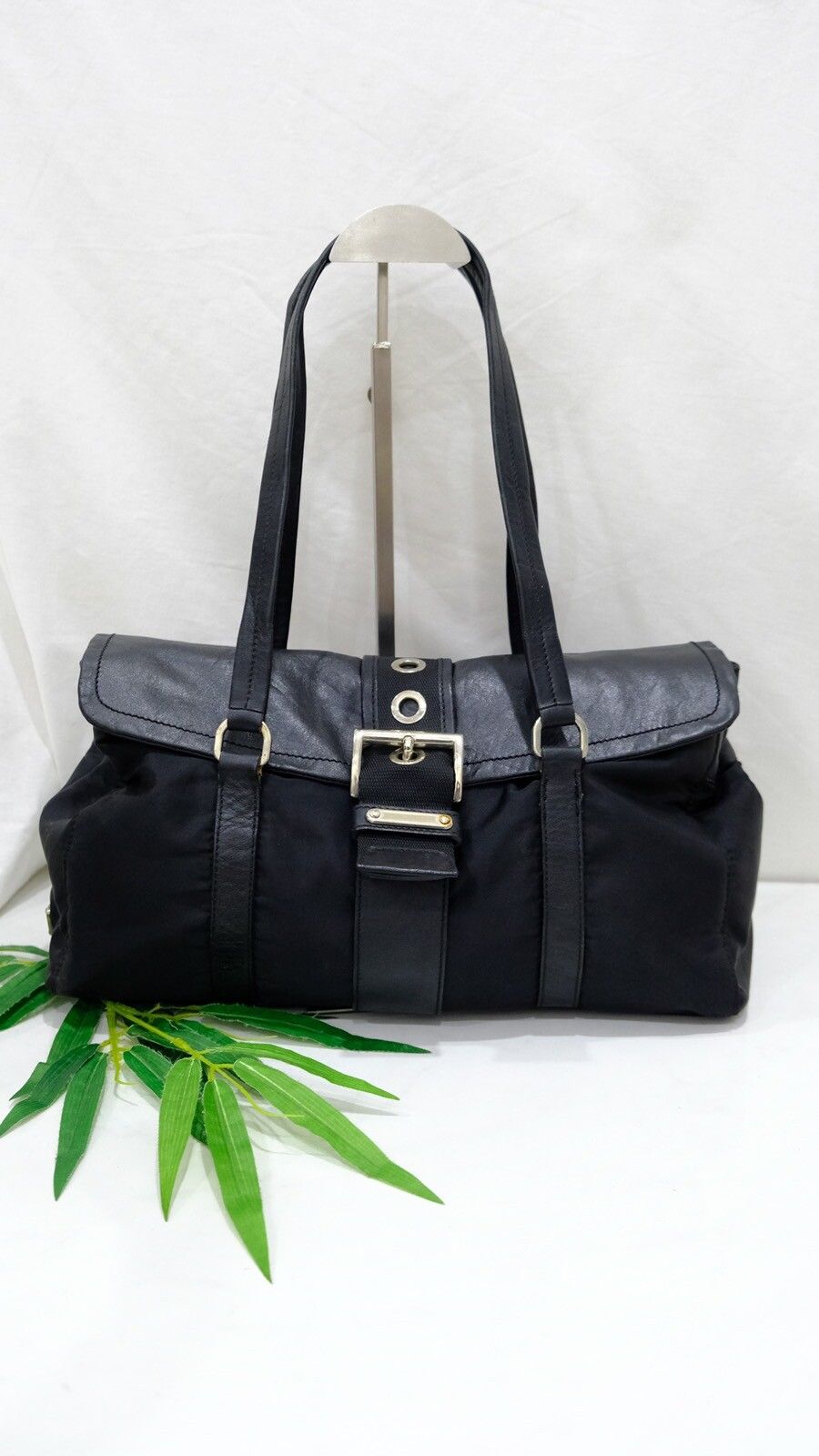 Authentic Black Prada handbag leather and nylon - 2