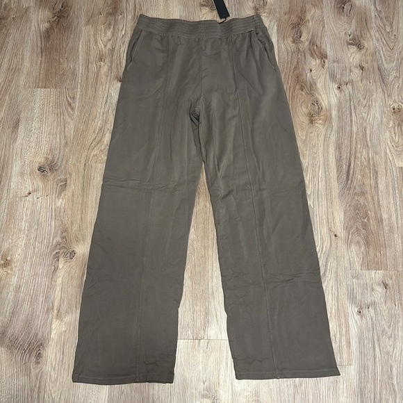 Monrow Supersoft Fleece Wide Leg Track Pants Sweats in Dusty Olive - 4