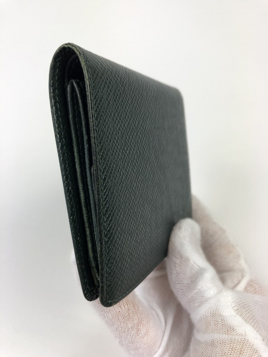 Louis Vuitton green taiga card holder - 8