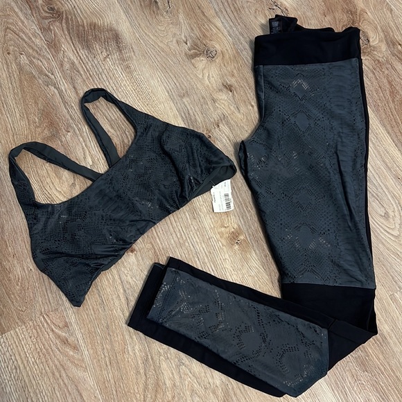 Planet Blue x Blue Life Fit Snakeskin Moto Legging & Sports Bra Set - 2