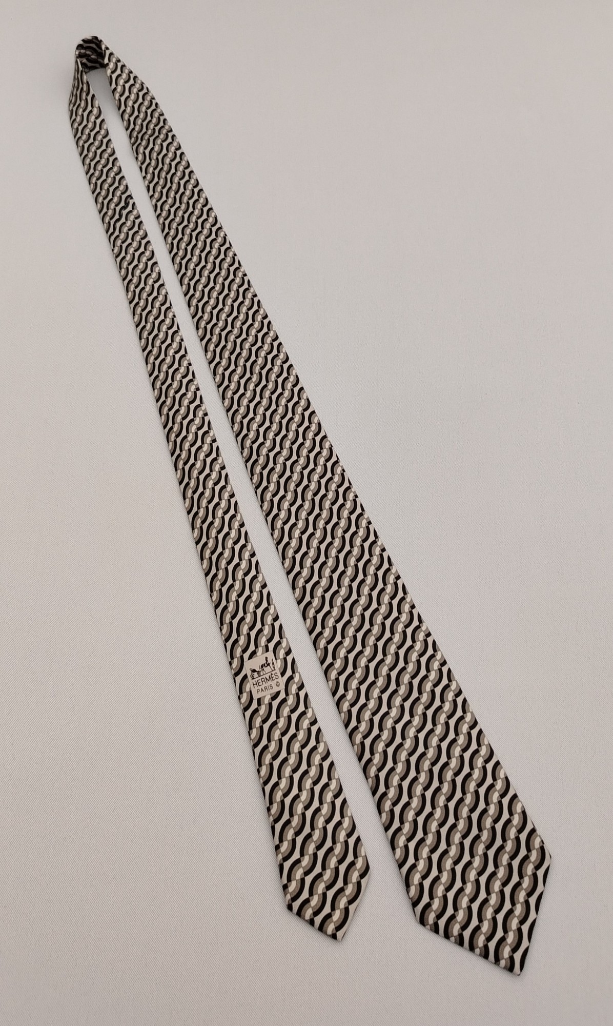 Hermes Paris 5374 OA Pure Silk Designer Necktie Geometric Pattern Gray Tie France - 5