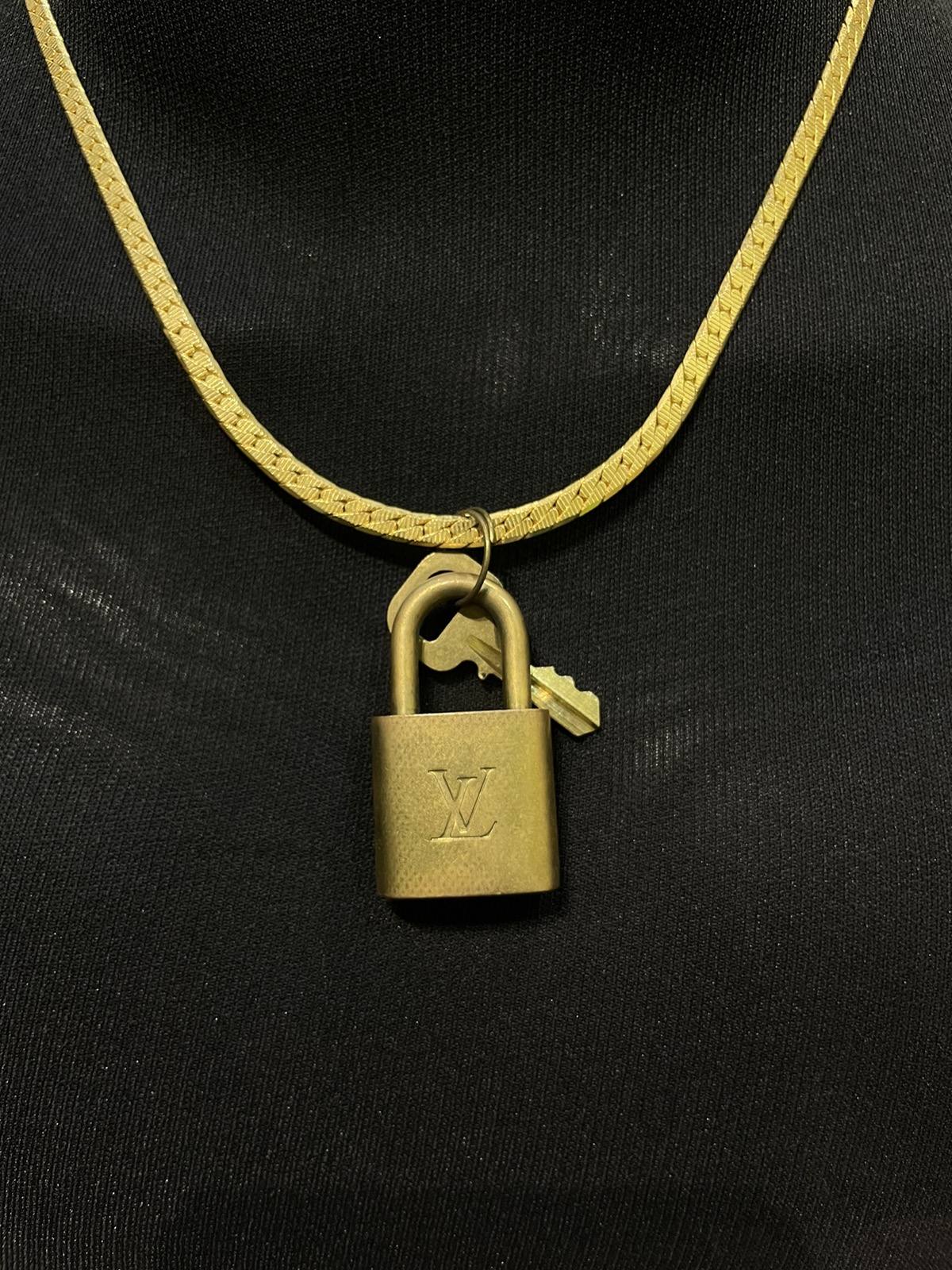 Louis Vuitton /key / Gold Necklace - 3