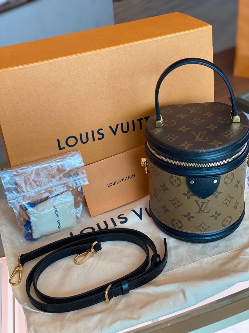 Authentic LOUIS VUITTON cannes beauty case in monogram - 2