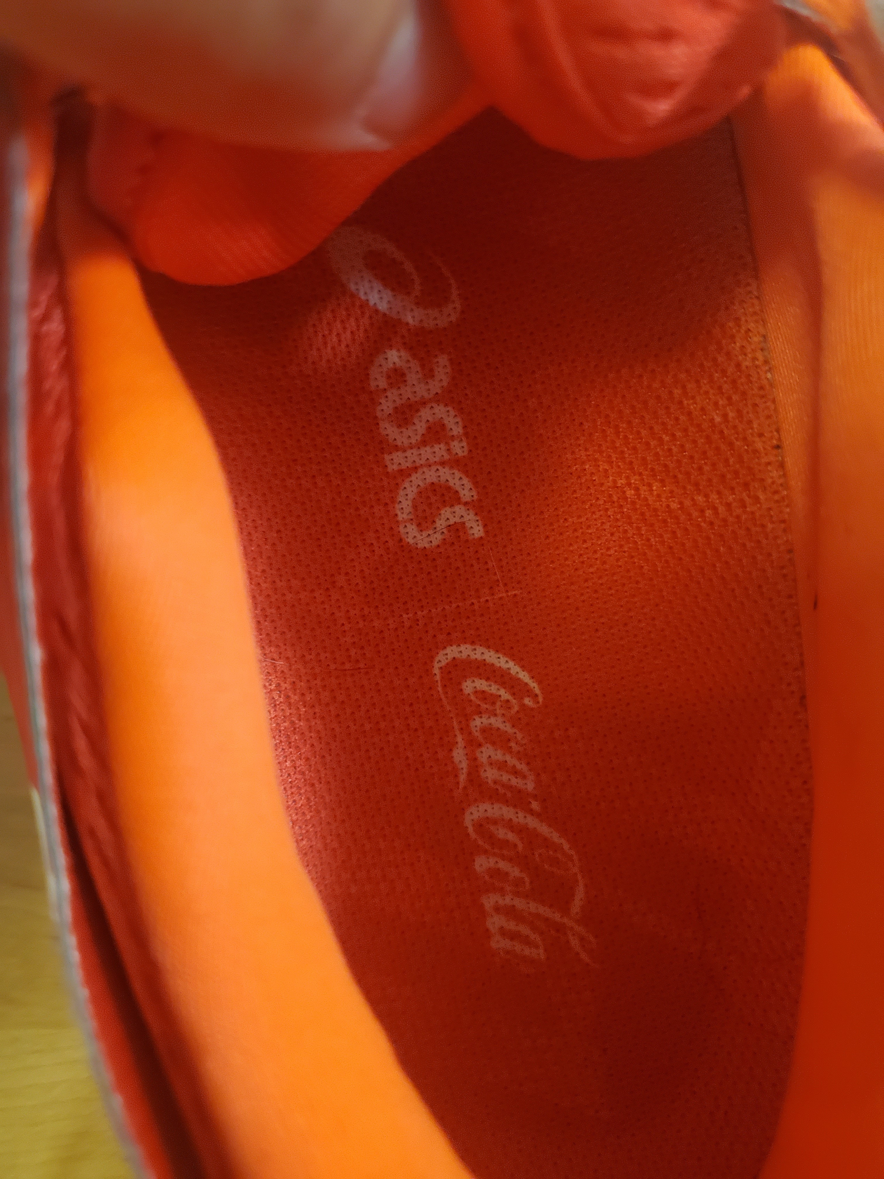 Asics x coca cola size 9 - 5