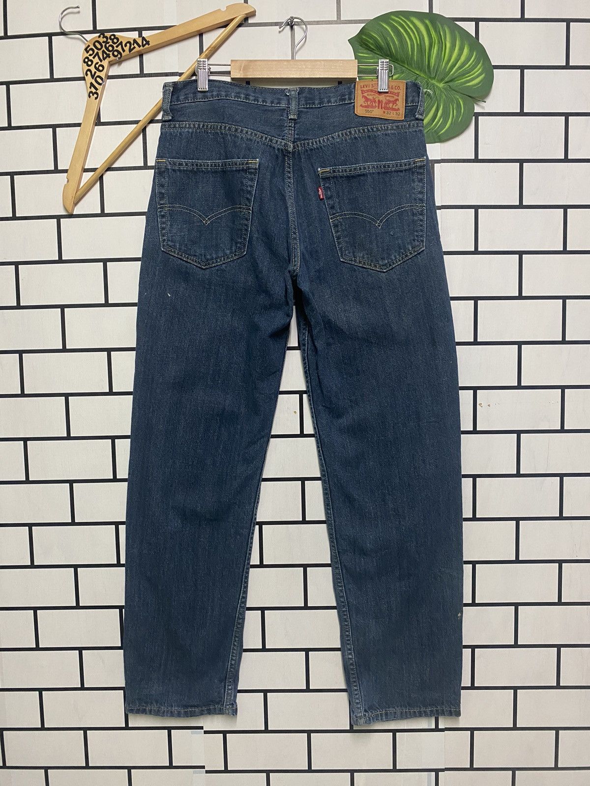 Vintage LEVIS 550 Mid Blue Paint Splashed Jeans - L32 - 2