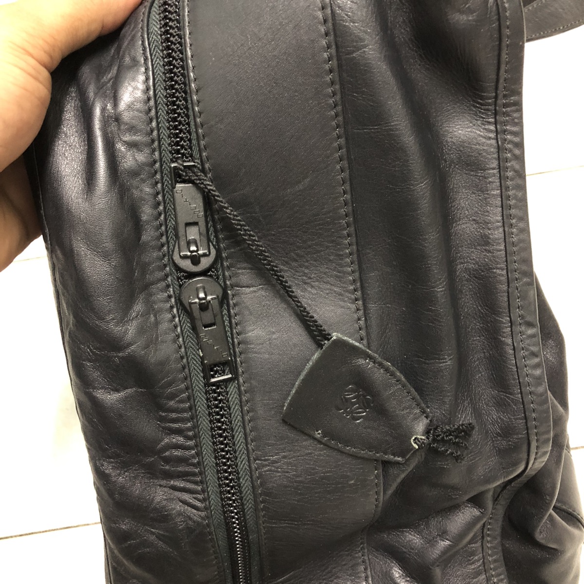 Loewe smooth calfskin travel bag - 9
