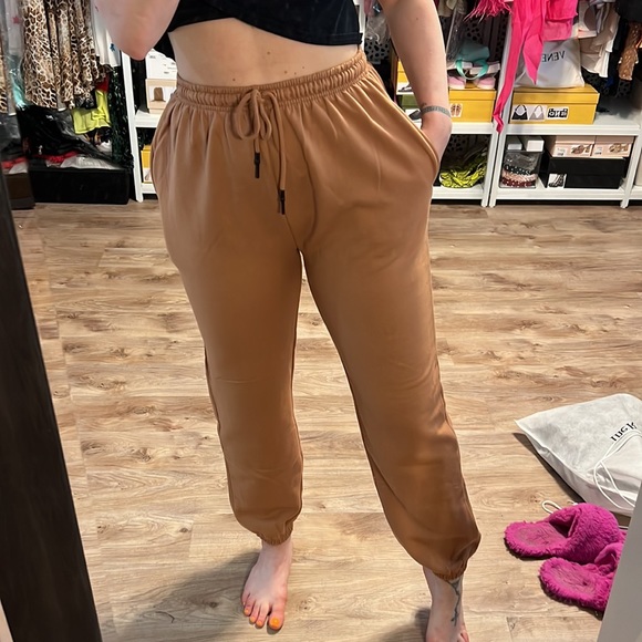 PrettyLittleThing - Pretty Little Thing Tan High Waist Wax Toggle Joggers - 11