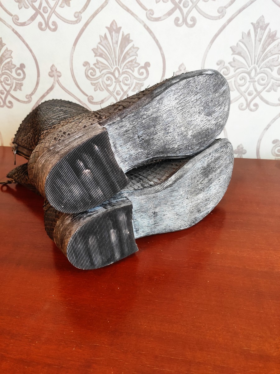 NWOT! Python effect guidi leather boots - 8