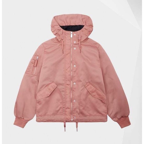 Hunter Boots Refined Waterproof Drawstring Bomber Jacket in Pale Rose - 1