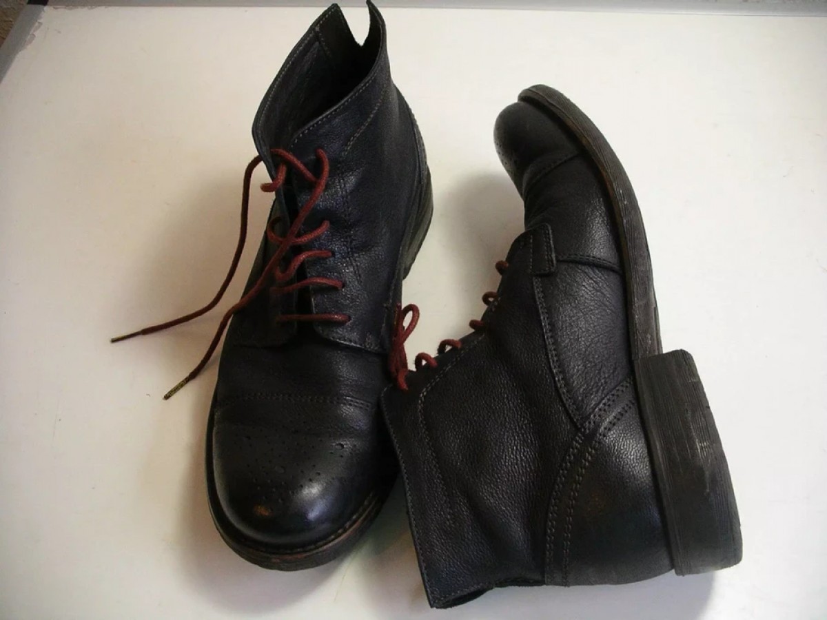 Camel - RARE Navy Oxford Boots - 2