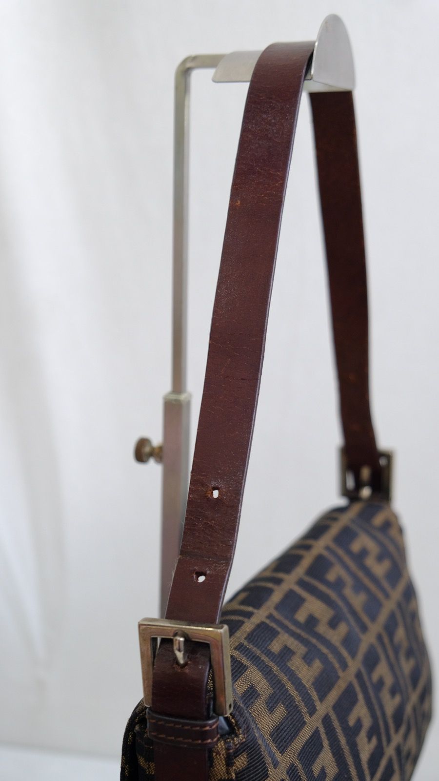 Authentic vintage Fendi baguette handbag. - 7