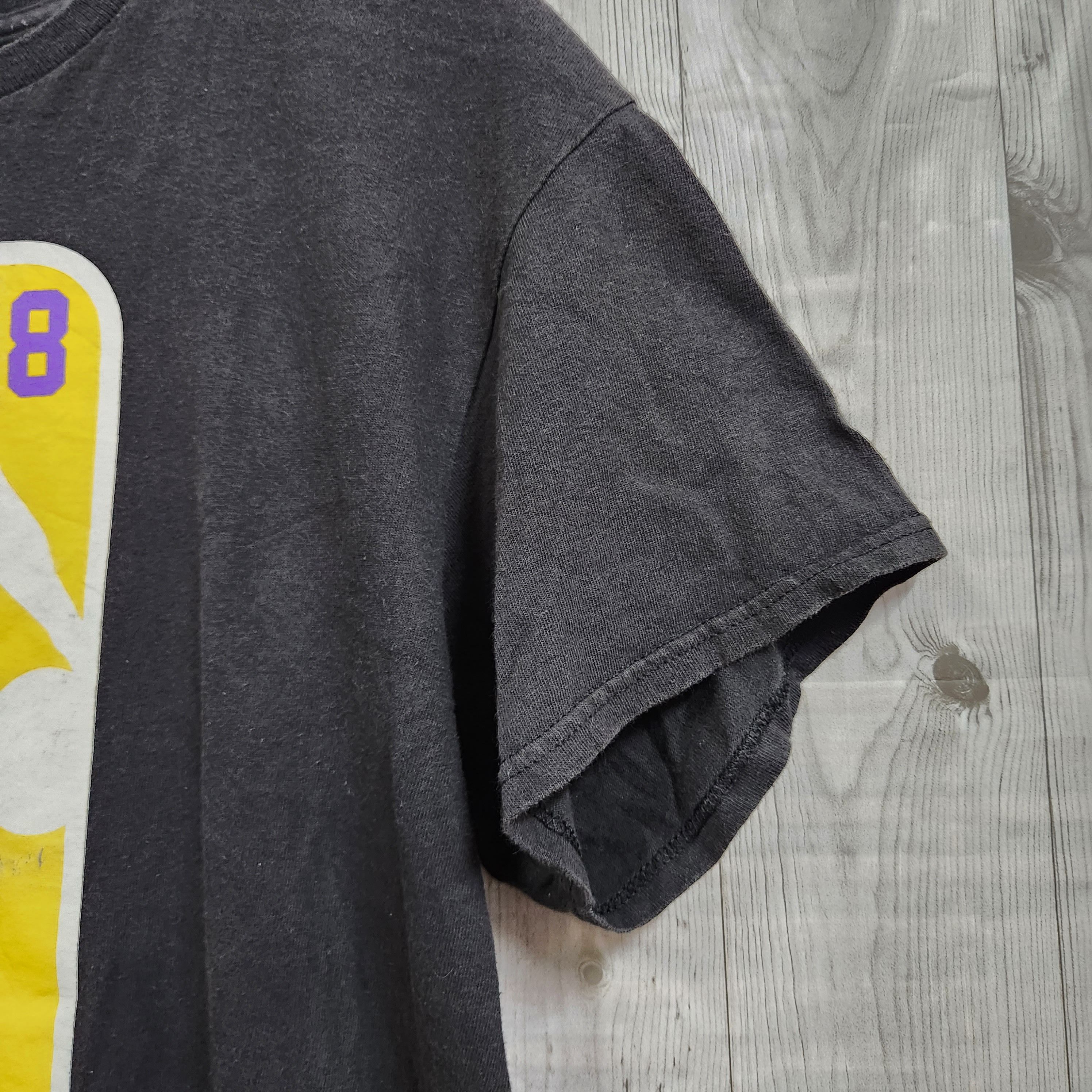 Vintage Y2K Kobe Bryant Forever NBA Lakers Tees - 8