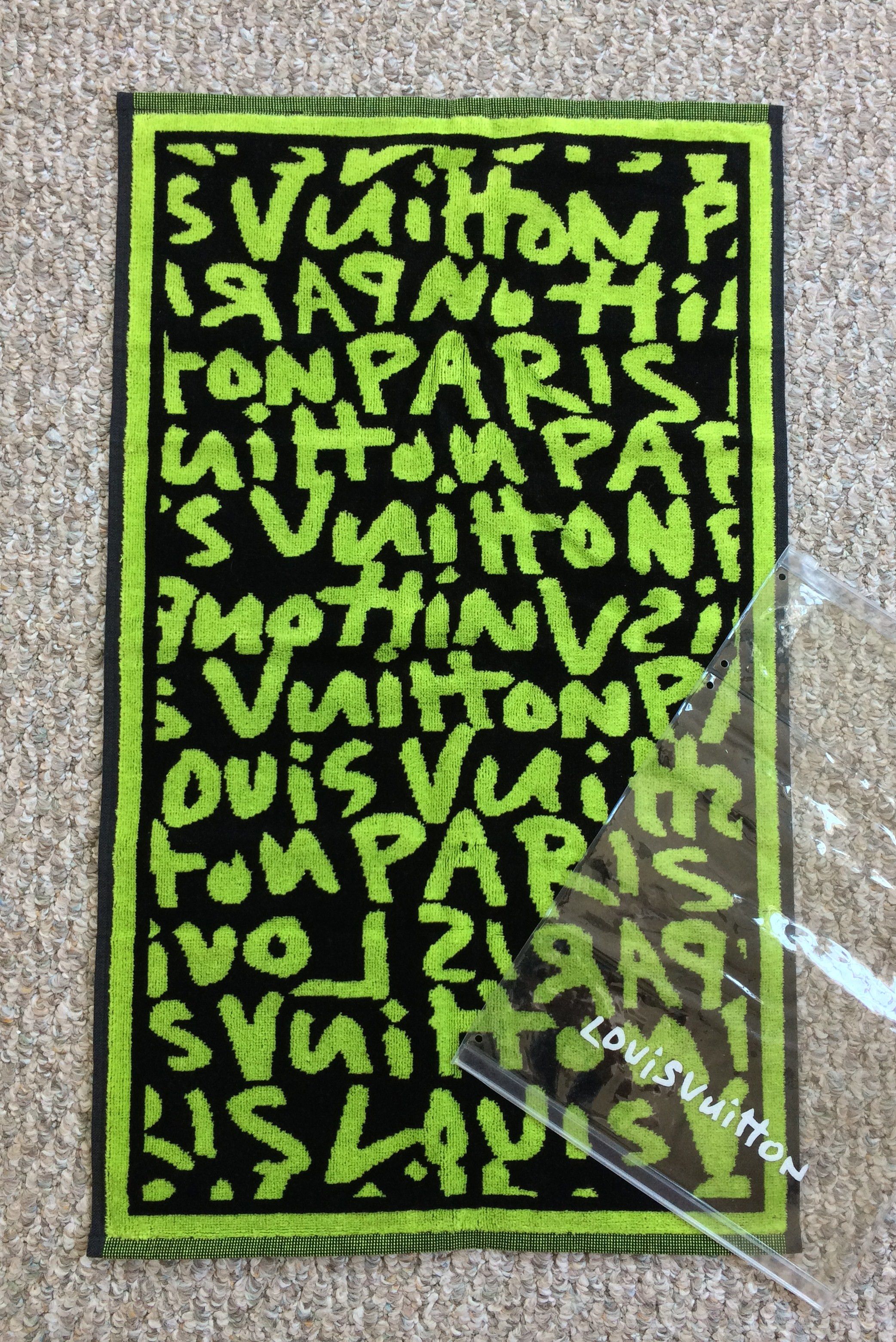 NEW F/W 2008 Louis Vuitton x Sprouse Graffiti Towel - 1