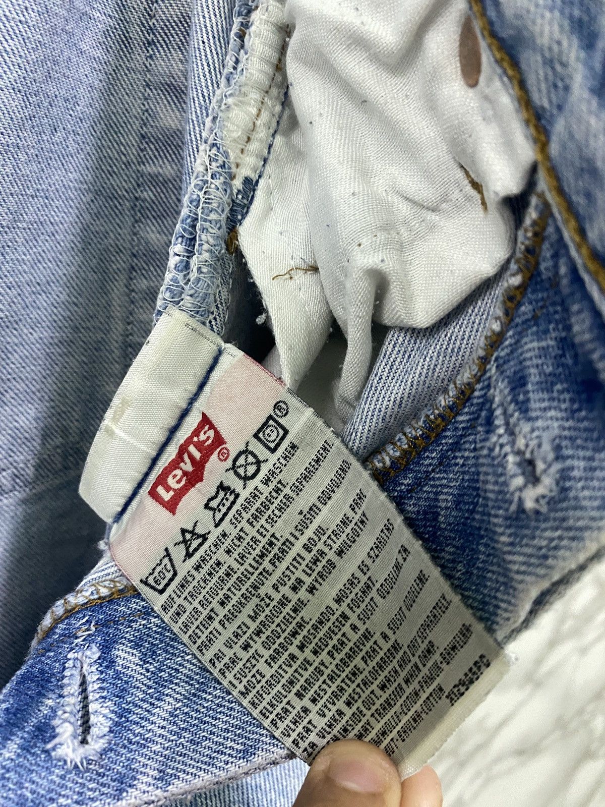 Vintage 90s Levis 501 Light Wash Distressed DenimJeans - 17