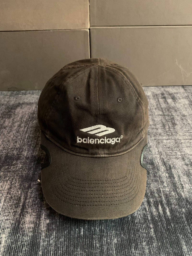 Balenciaga 22SS 3b Icon Distressed Logo Hat - 1