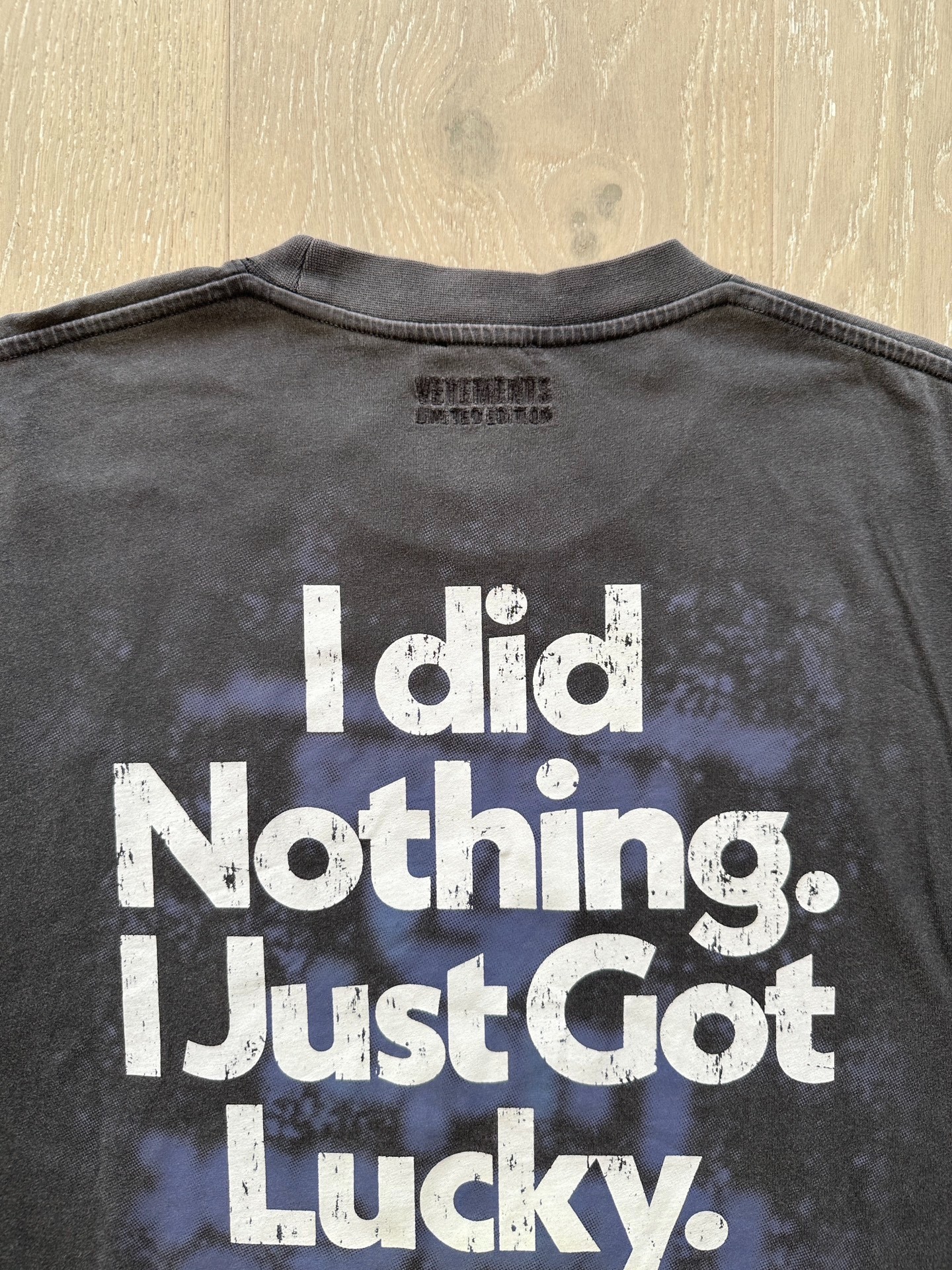 Vetements 22AW show lucky slogan print washed distressed T-shirt - 4