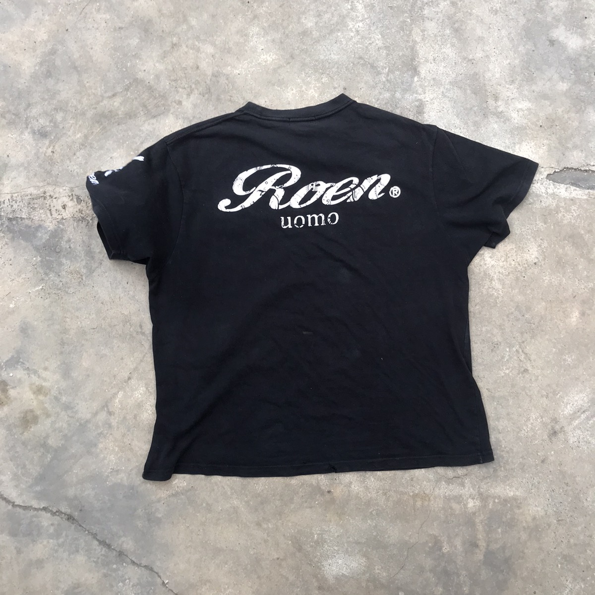 GRAIL🔥 Roen Paisley Distressed Tshirt - 8