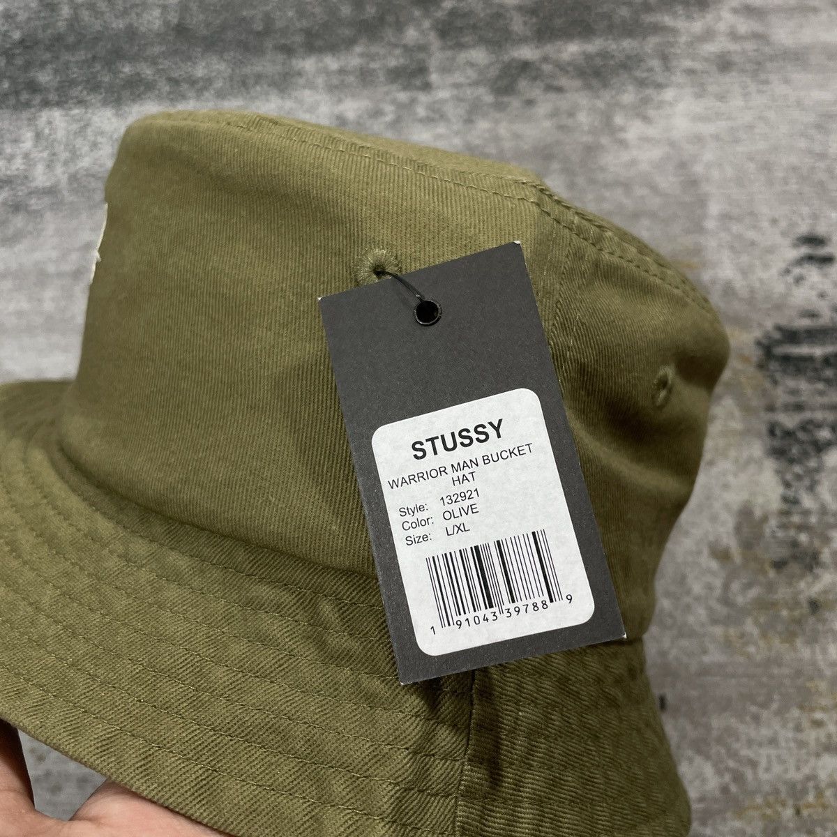 STUSSY WARRIOR MAN BUCKET HAT OLIVE - L/XL