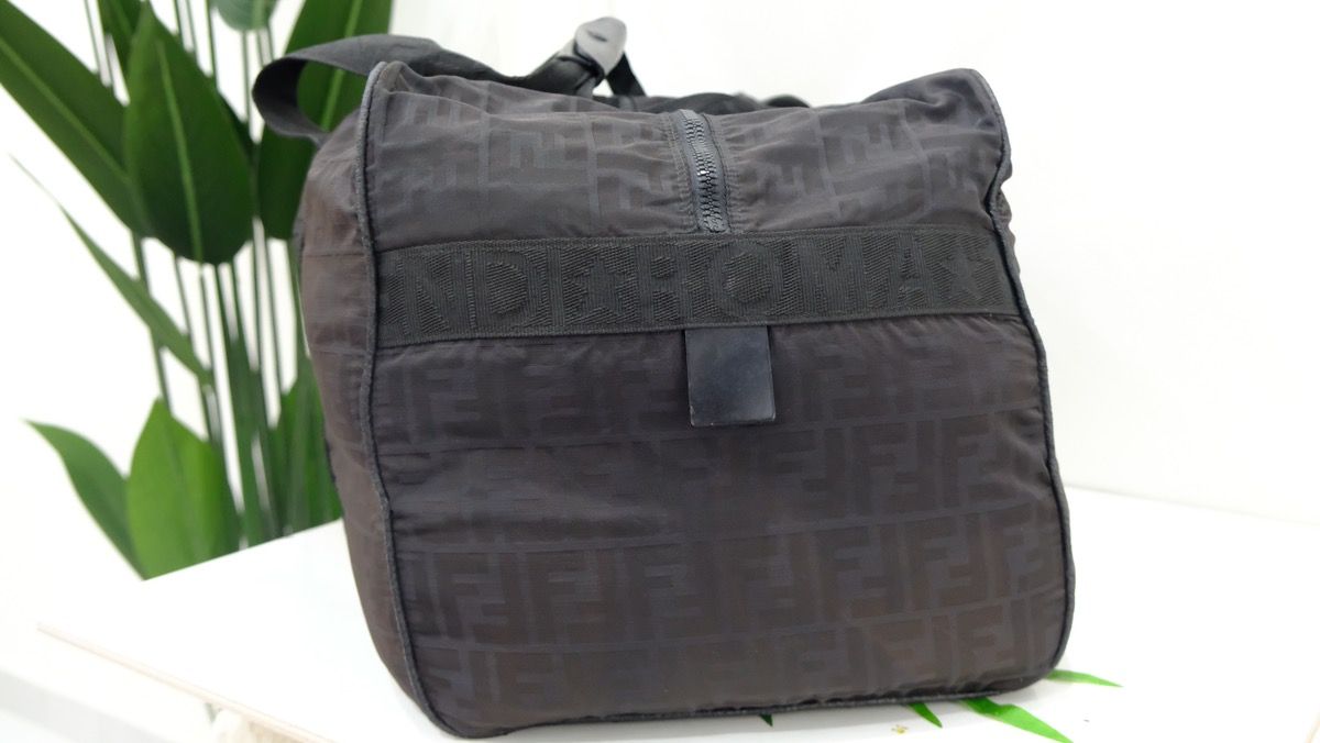 Authentic vintage Fendi black zucca travel bag large saiz - 3