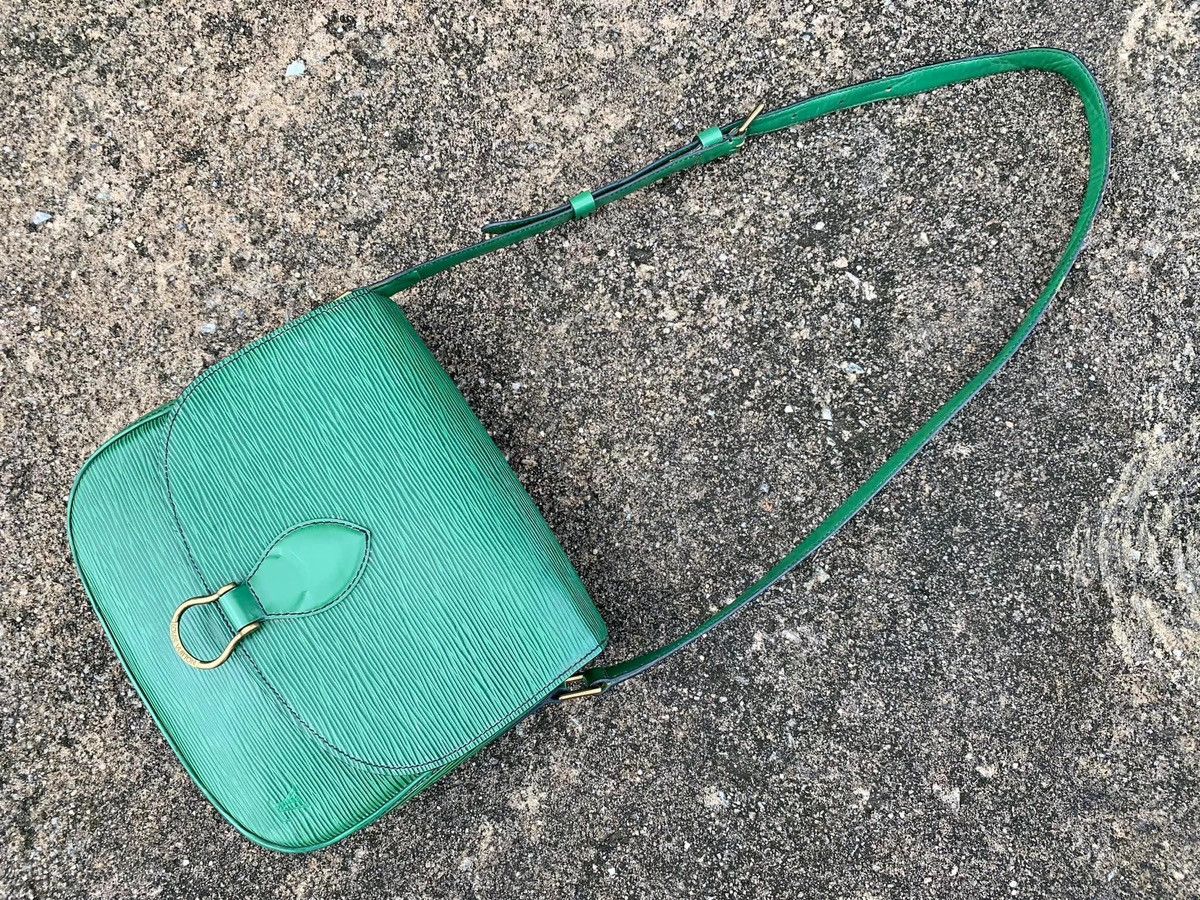 Authentic Louis Vuitton EPI Green Saint Cloud shoulder bag - 16