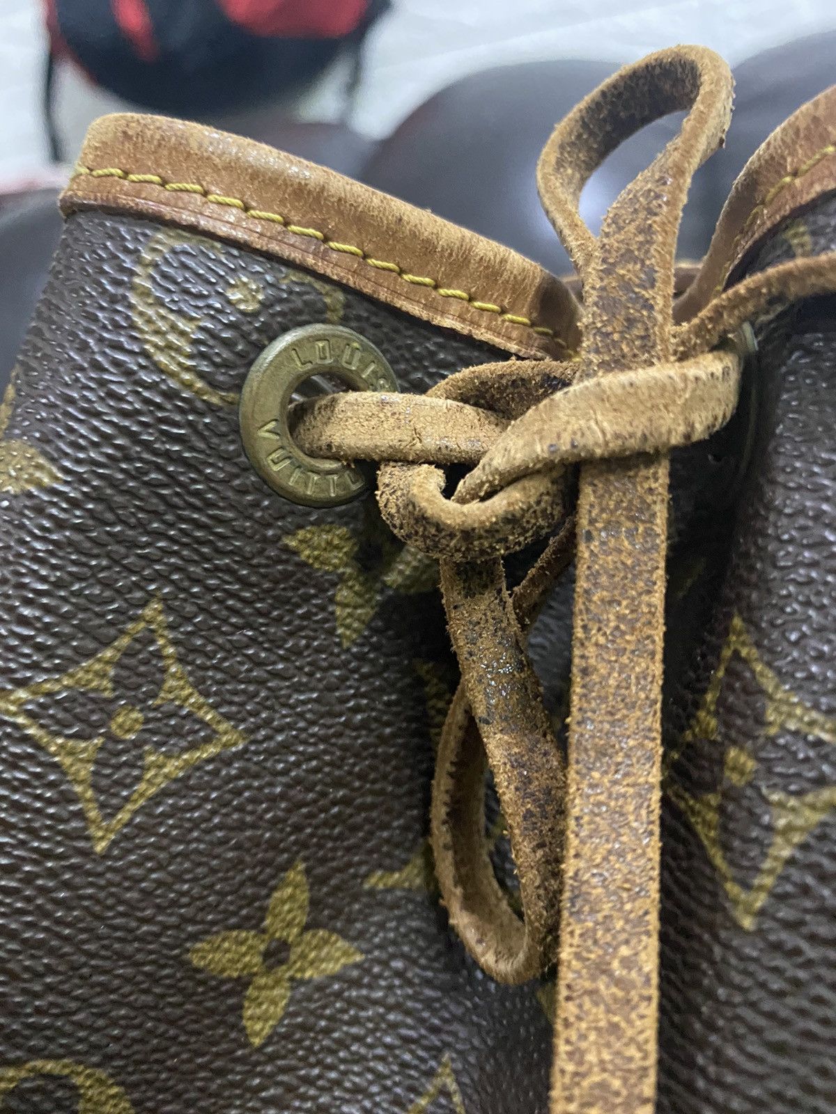 Louis Vuitton Vintage Neo GM Monogram Dawstring Shoulder Bag - 15