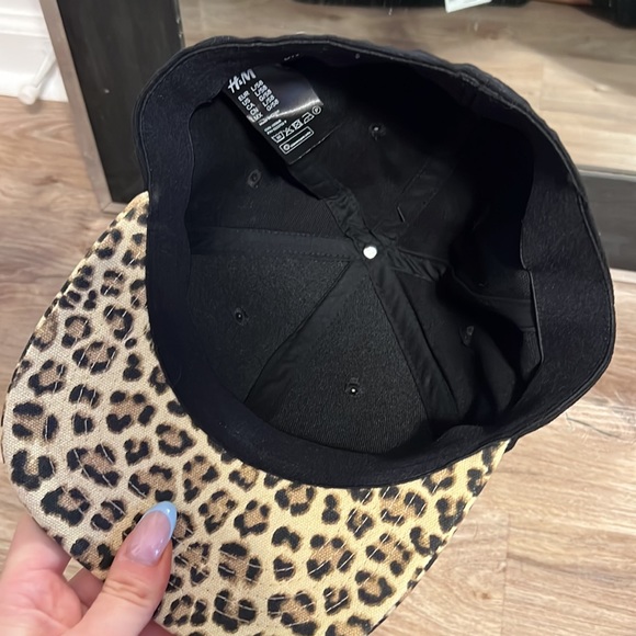 H&M Black + Leopard Print SnapBack Hat - 4