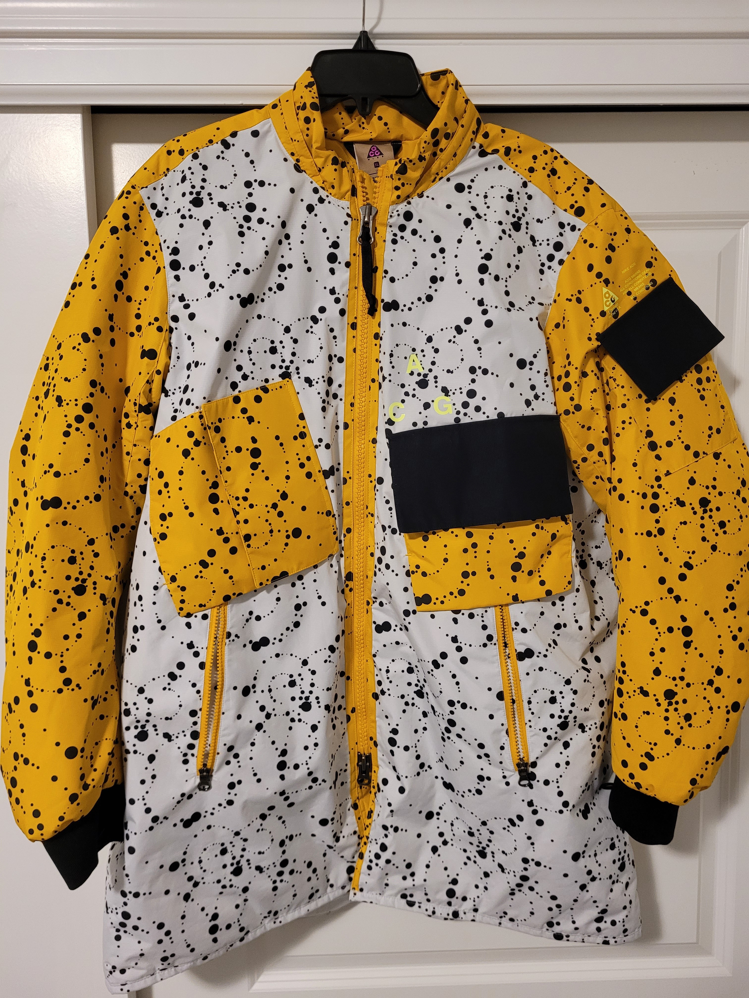 Nikelab ACG Insulated Jacket White and Yellow Ochre - 1