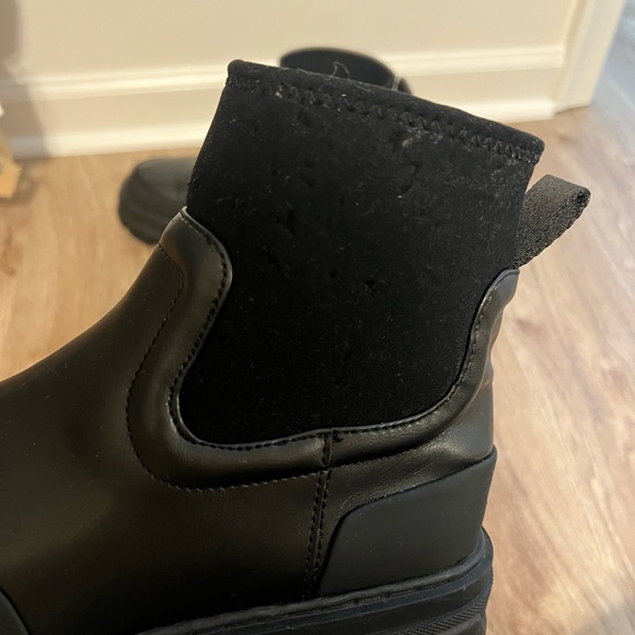 H&M Chunky Chelsea Boot - 11