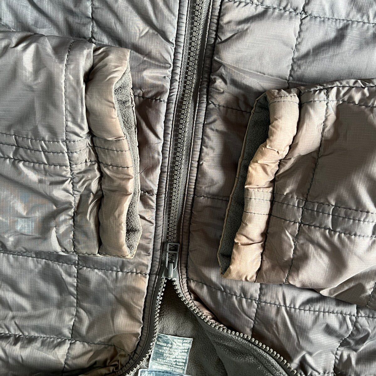 Vintage Thrashed Faded Stussy Puffer Jacket 1990s - 8