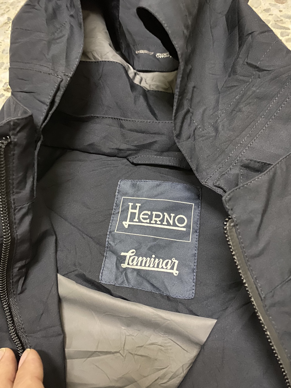 Herno Laminar Waterproof Jacket With Hoodie Short Sleeve - 3