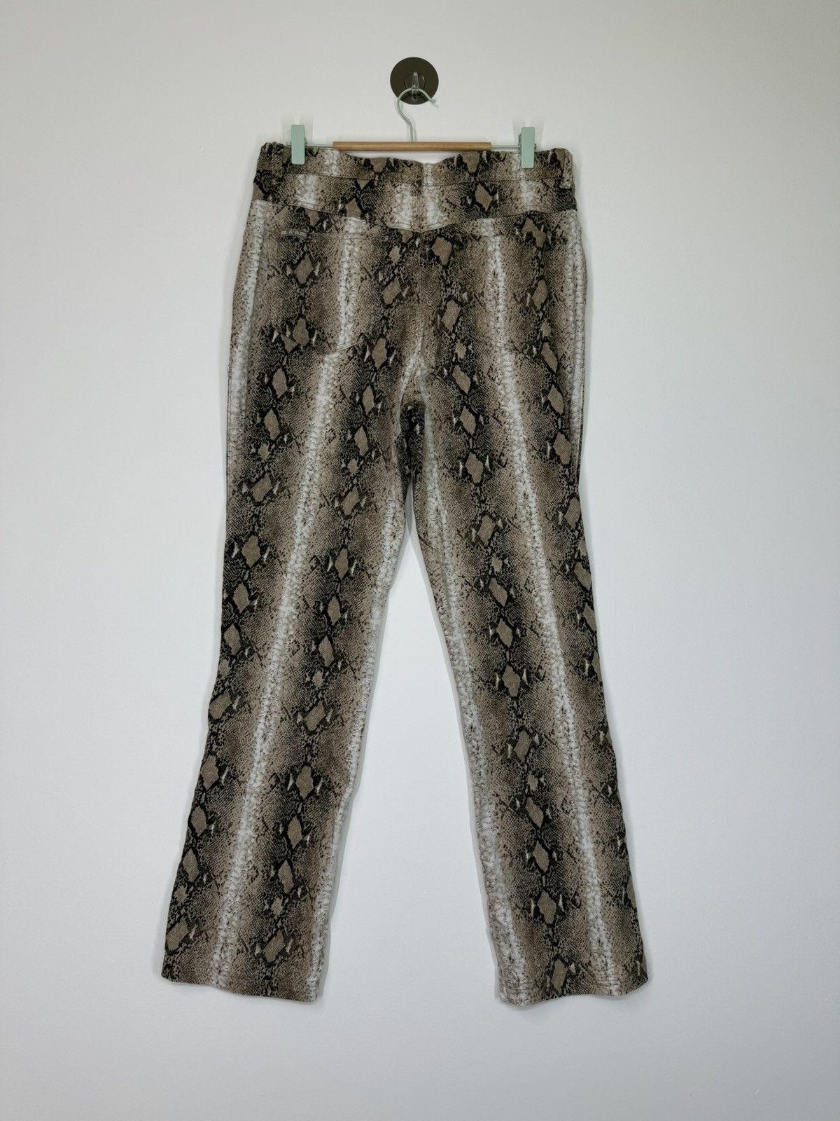 RVT Snake Design Full Print Pants - 2