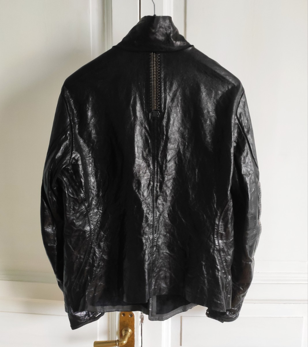 Black high-neck unlined asymmetric leather jacket - 9