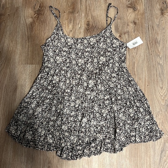 Brandy Melville Floral Tiered Open Back Ruffle Tunic - 10