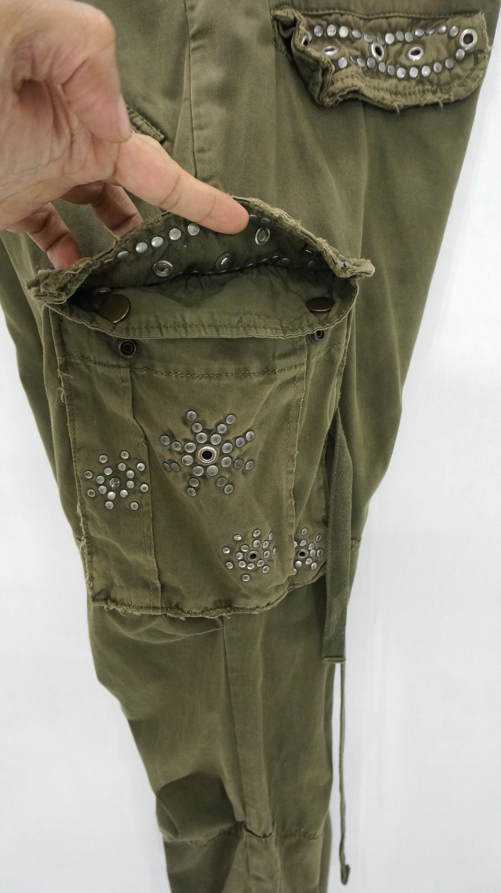 Vintage🔥 MANGROVE Japan Distressed Studded Cargo Pant - 13