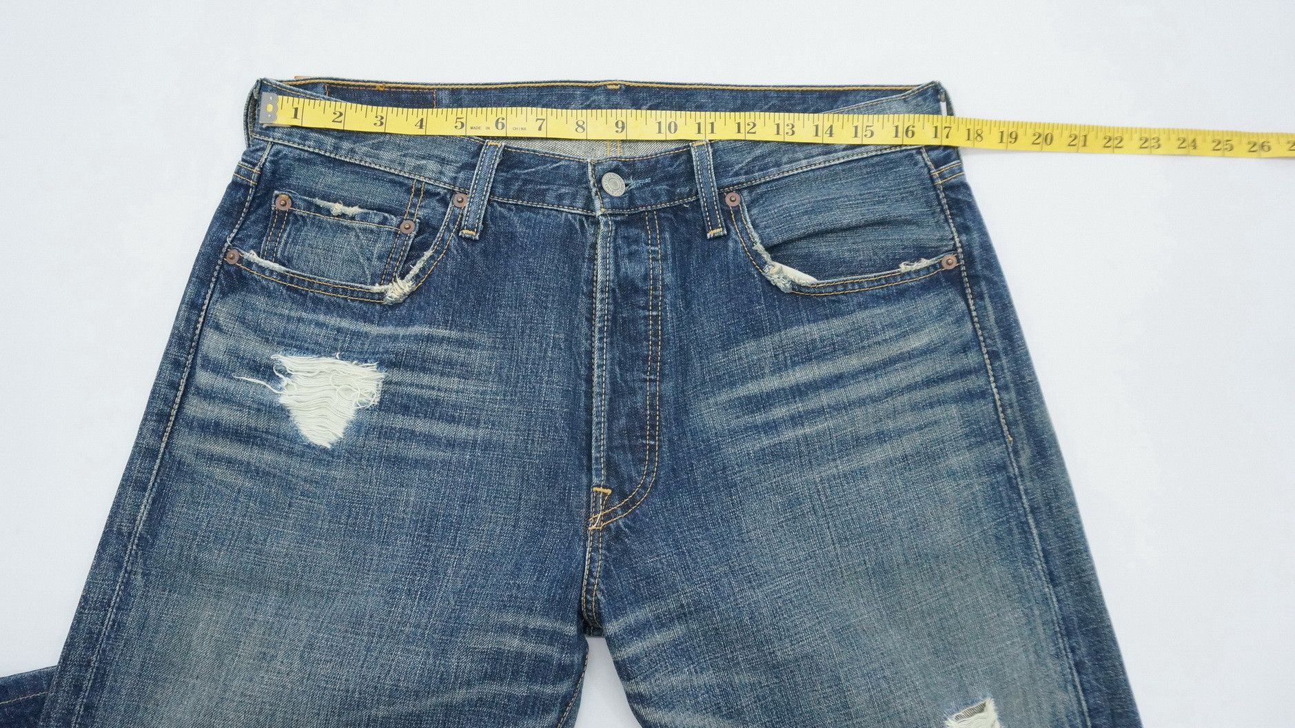 Levi's 501 90s Vintage Japan Distressed Jeans LF15 - 12