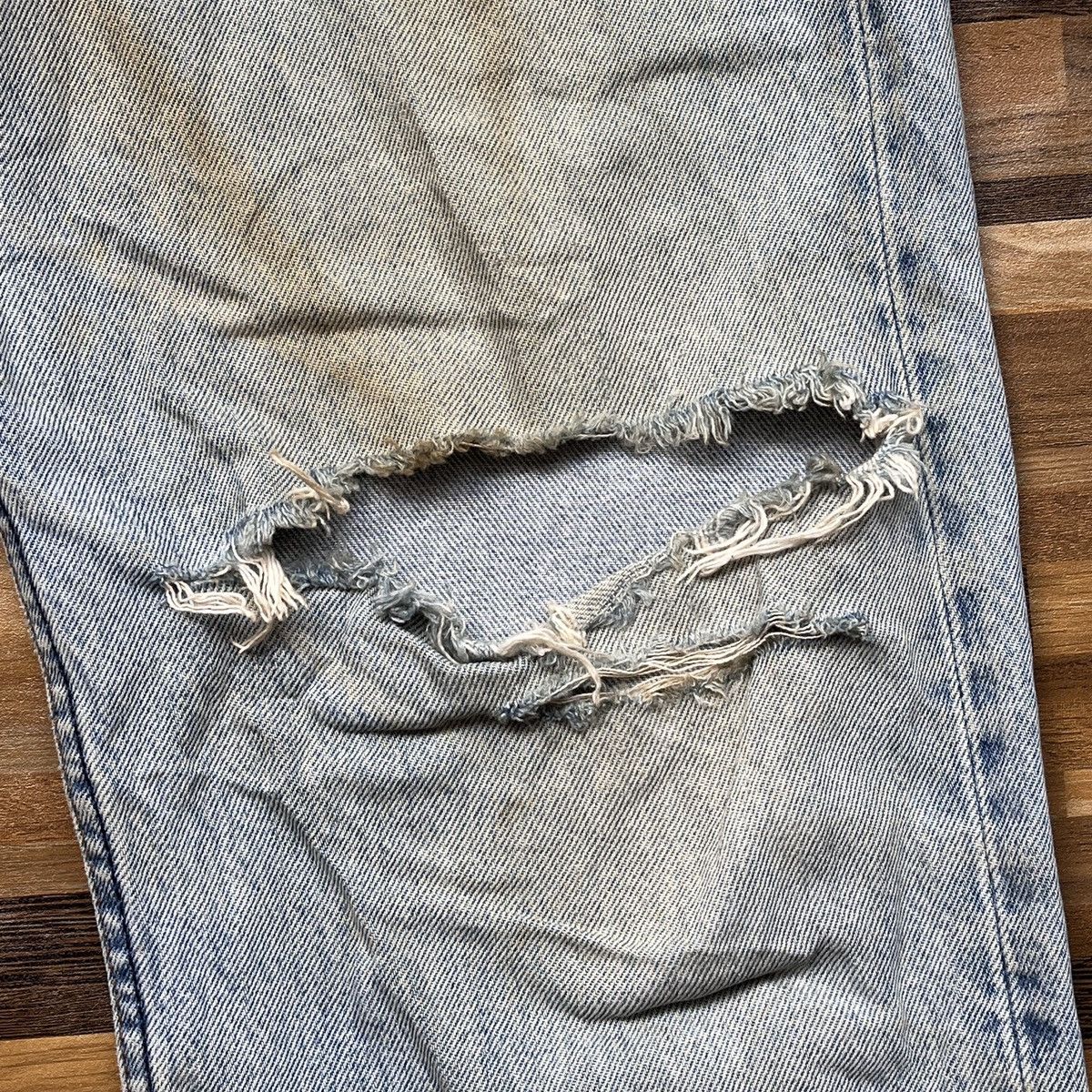 Ripped Levis 501 Vintage 1993 Straight Cut Made In USA - 15