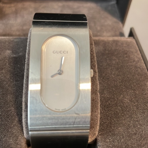 Authentic Gucci 2400 Series Stainless  Steel Watch - 2
