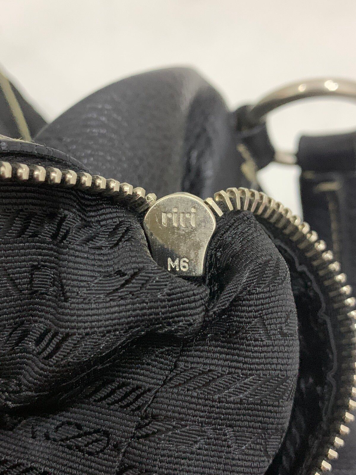 Authentic Prada black leather and nylon shoulder bag - 17