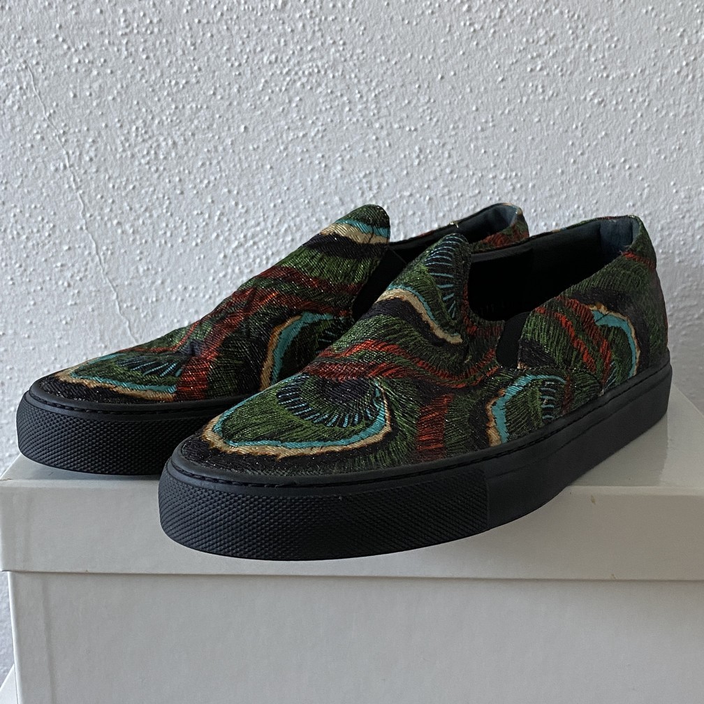 Embroidered Slip On 41 - 8