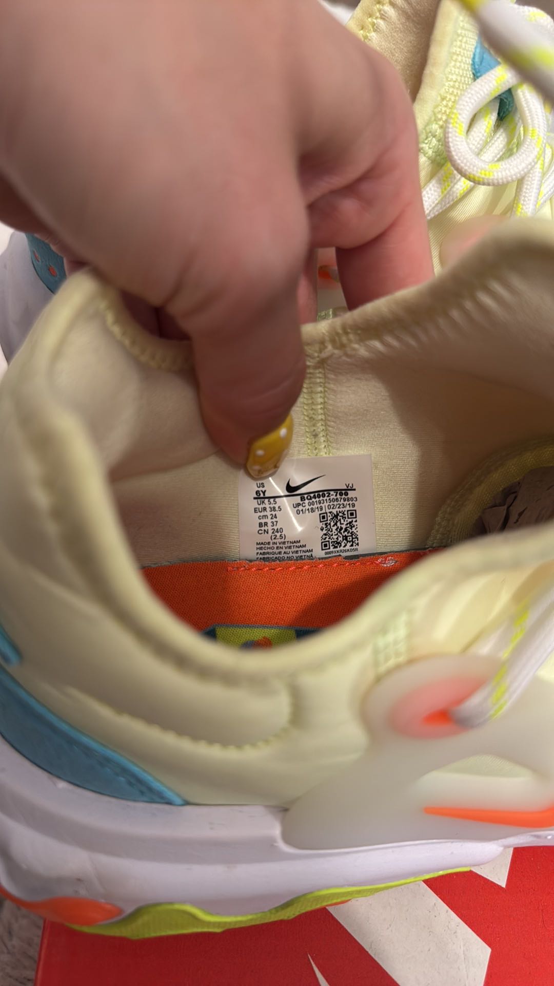 Nike React Presto (GS) in Barely Volt BQ4002-700 - 6