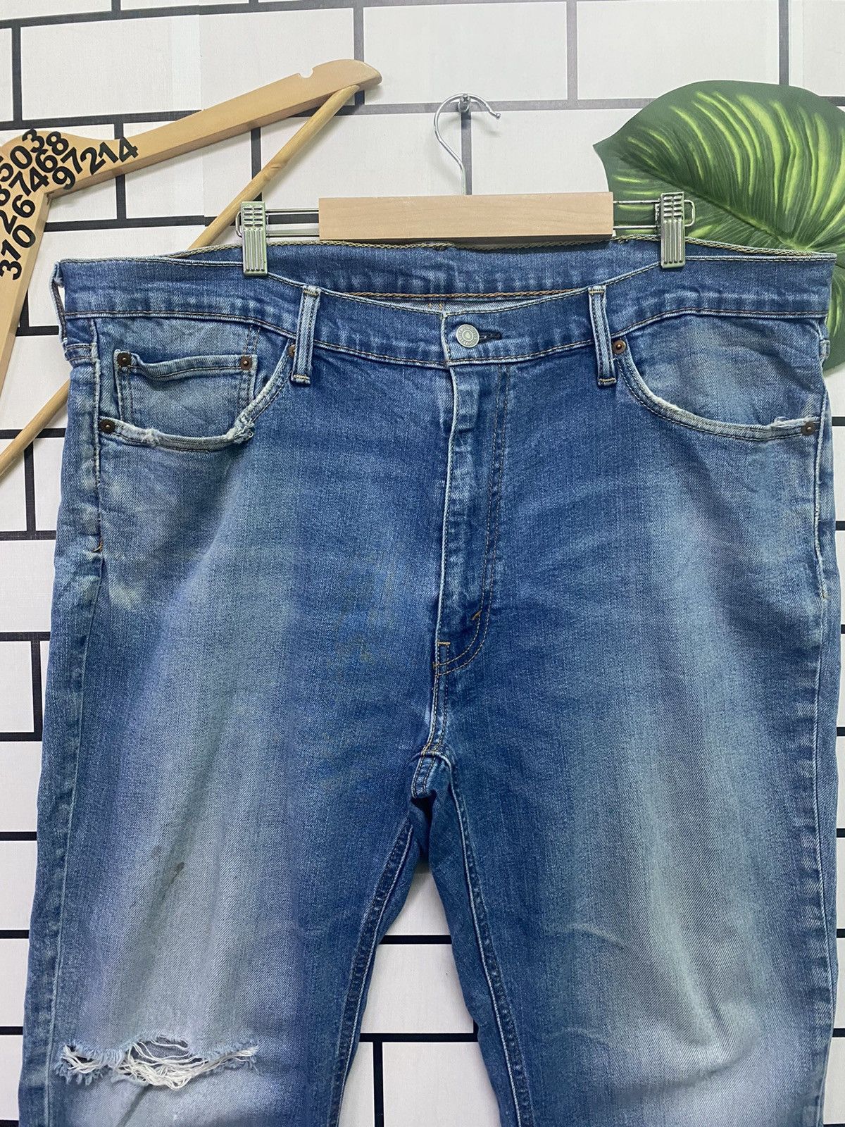 Vintage LEVIS 553 Blue Distressed Denim - L50 - 3