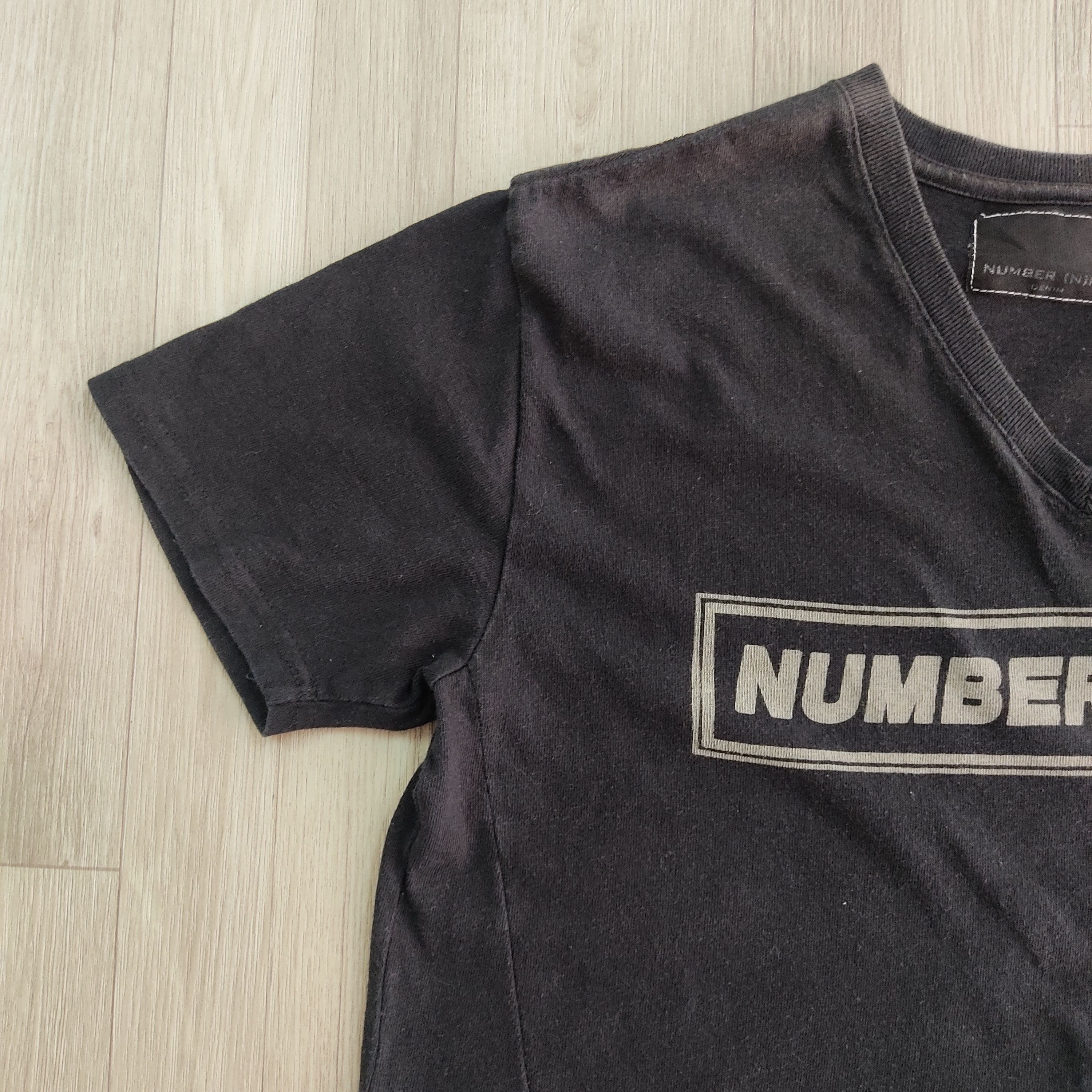 Number (N)ine Denim SpellOut Box V-neck T-shirt - 8
