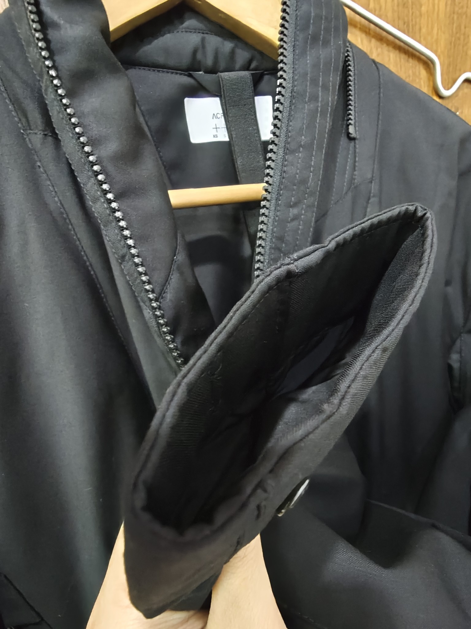 ACRONYM J29-LP BLACK SIZE S アクロニウム ACRONYM J29-LP 2L Loro Piana® Storm System® Climashield® Modular